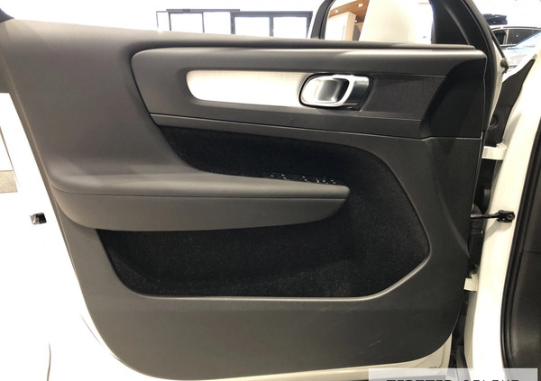Volvo XC 40 cena 139900 przebieg: 97362, rok produkcji 2020 z Żnin małe 497